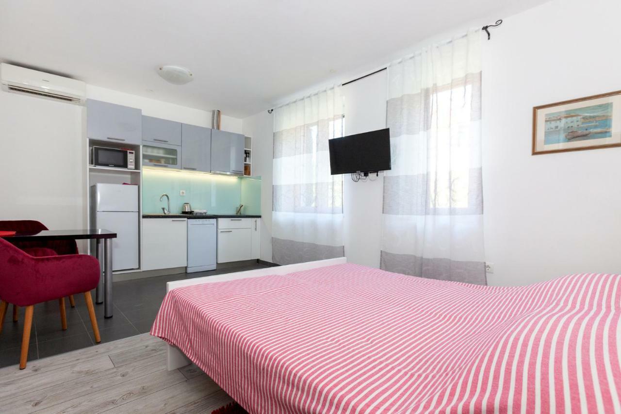 Studio Apartment Toma Split Exterior foto